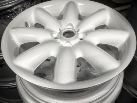 Окраска дисков в белый глянец R17